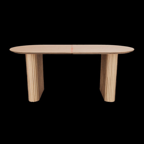 Table de salon en bois cannelé Sjorra - vue globale